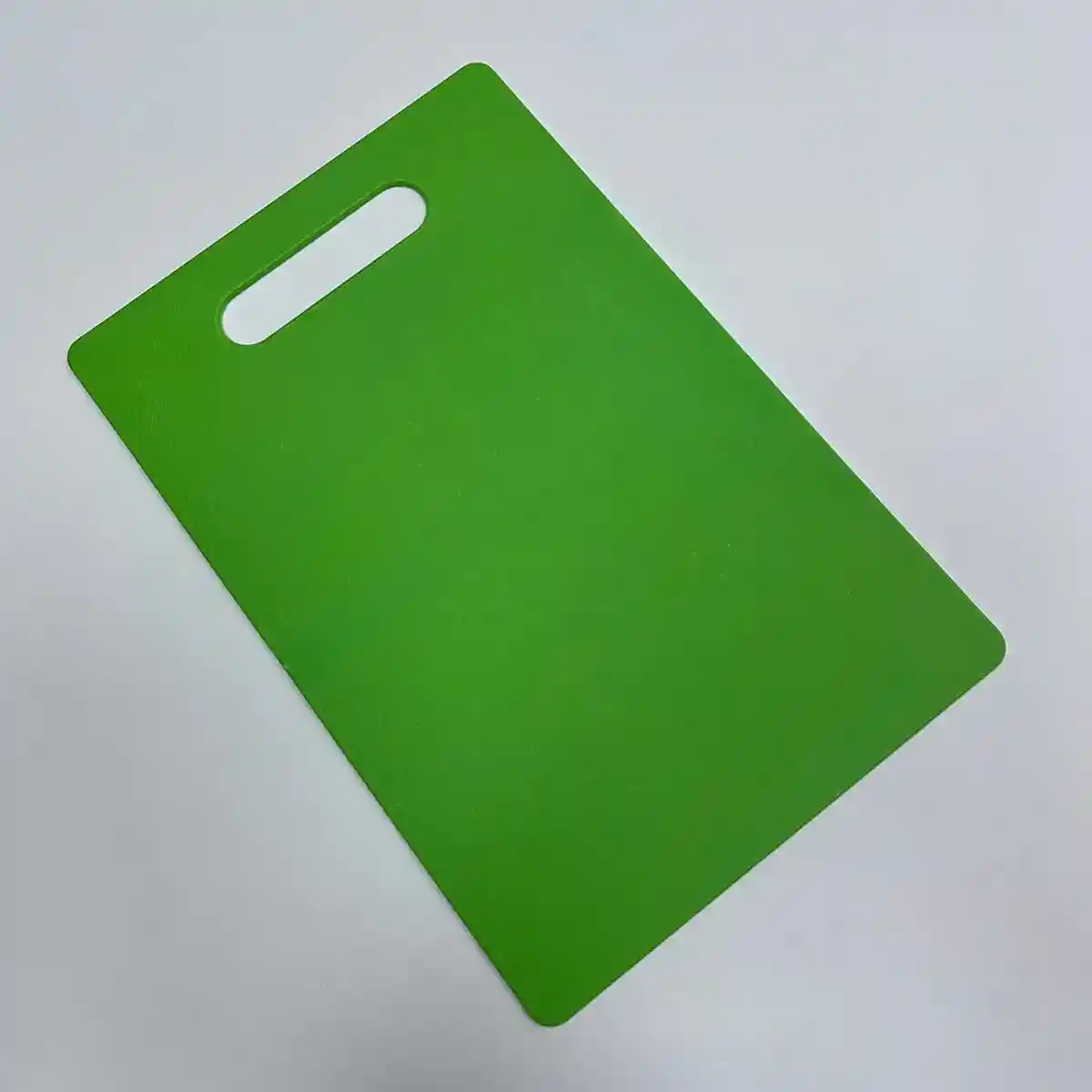 Разделочная доска пластиковая 28×18,5 см, двусторонняя, из пищевого HDPE, нескользящая, с ручкой - 2027 - 4