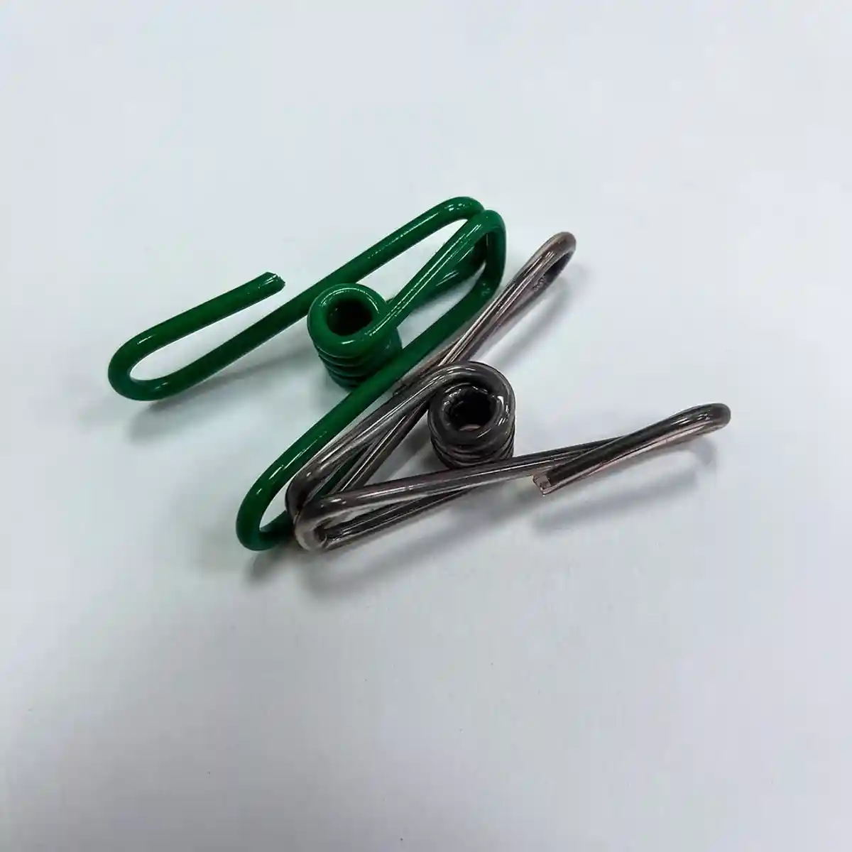 Набор прочных стальных прищепок-клипс с PVC-покрытием, 5 см, разноцветные, антикоррозийные - 2025 - 2