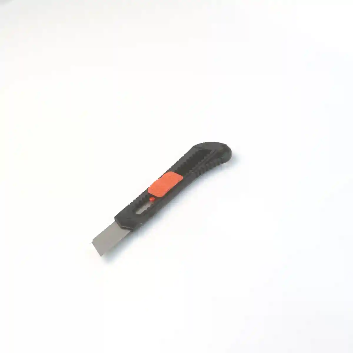 Комплект канцелярских ножей 12шт - 1822 - 4
