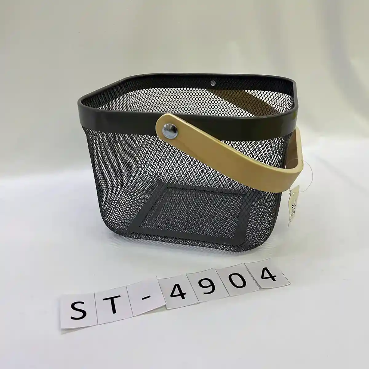 Металлическая сетчатая корзина с деревянной ручкой 24,5×24,5×17,5 см — корзина для хранения и декора оптом - 1866 - 5