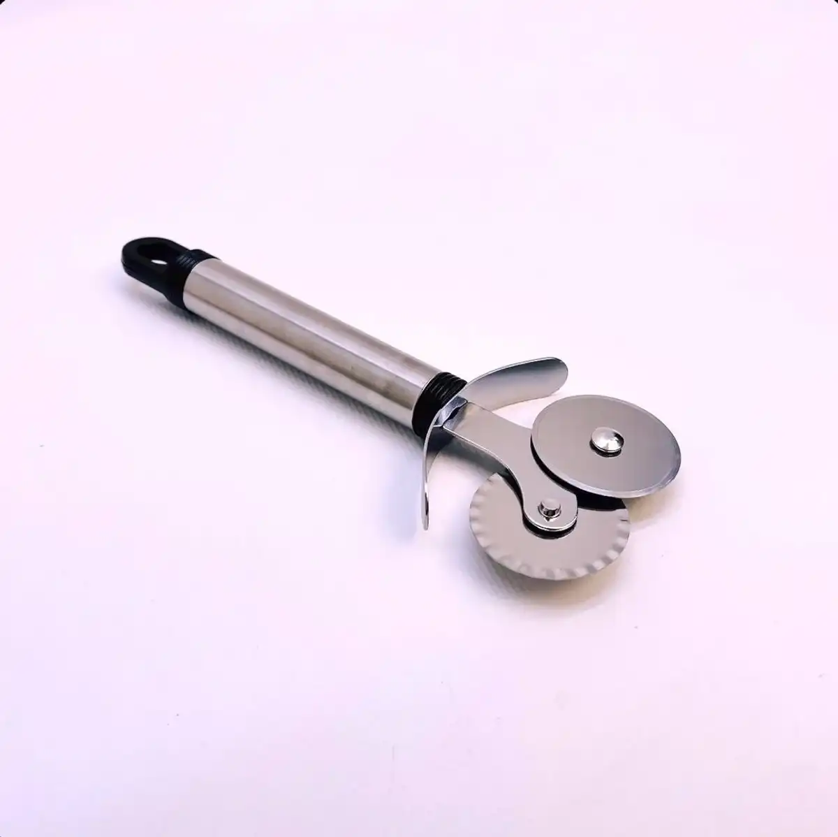 Пиццерезка 18 x 6,5 см (ST-20448)